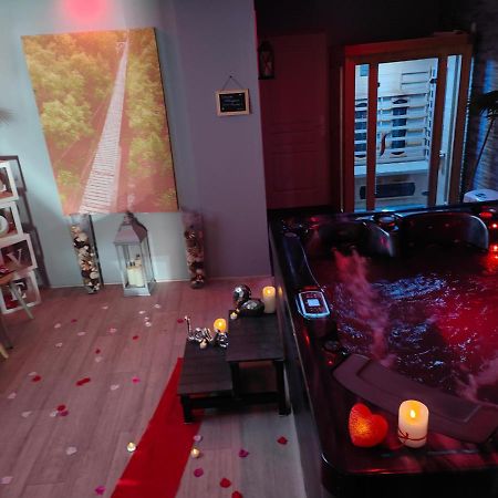 베르그 Logement Privatif Avec Jacuzzi 아파트 외부 사진