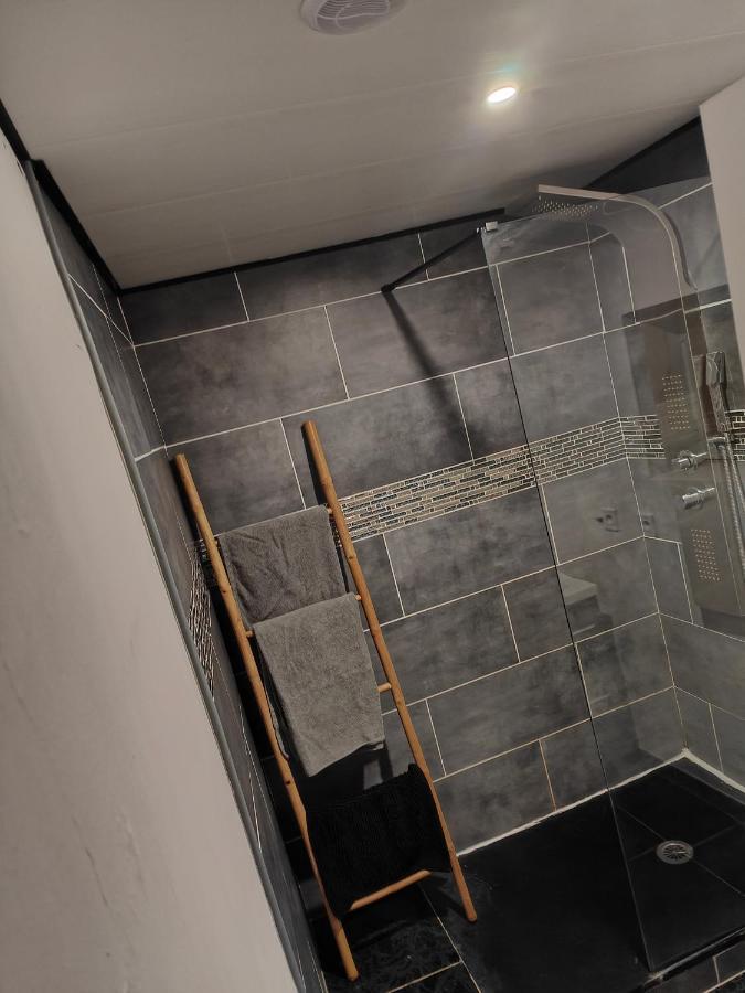 베르그 Logement Privatif Avec Jacuzzi 아파트 외부 사진